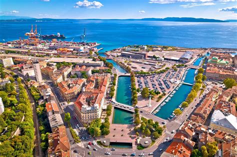 Rijeka travel .